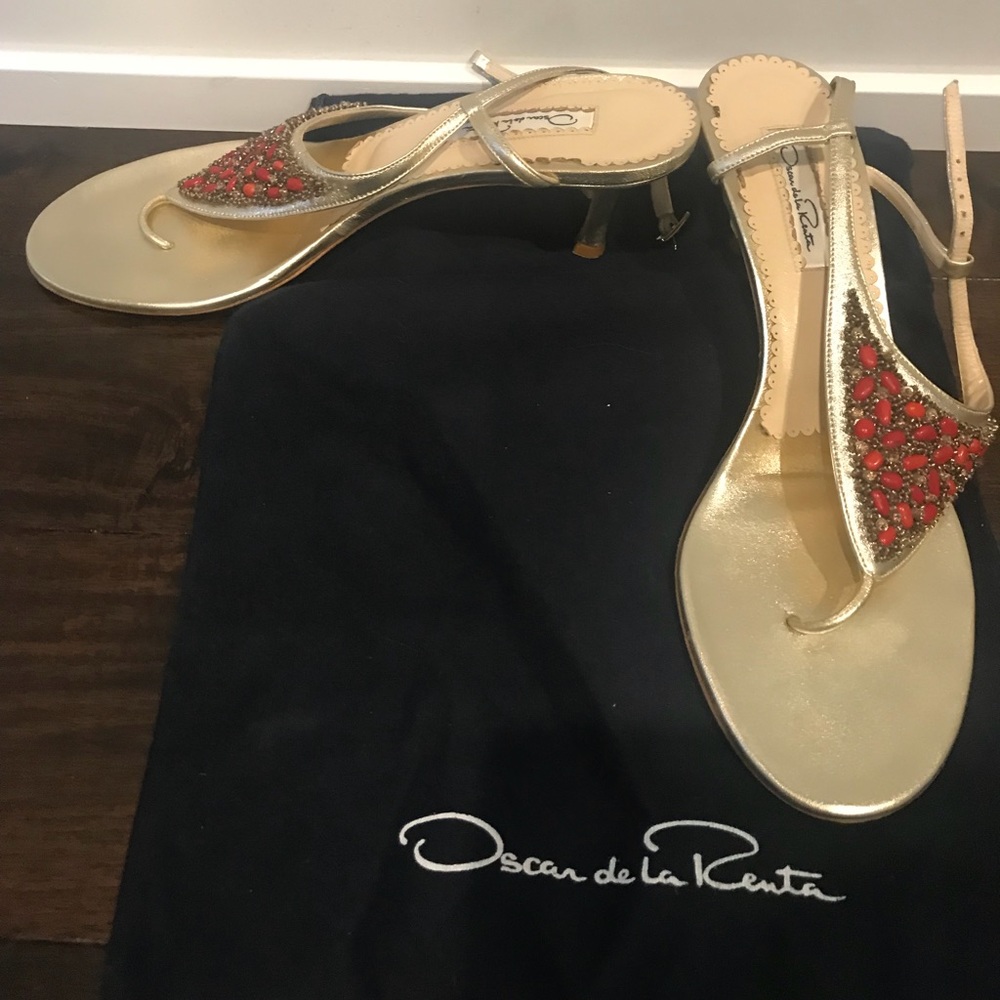 100% authentic Oscar De La Renta Flip Flops